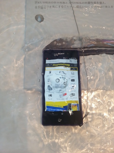 Sony xperia Z1 có thể cùng bạn tơi mọi nơi kể cả dưới nước ảnh 1 ảnh 3