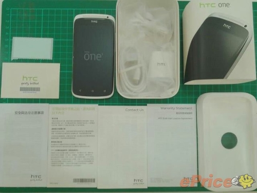 'Đập hộp' HTC One S hàng độc màu trắng 4