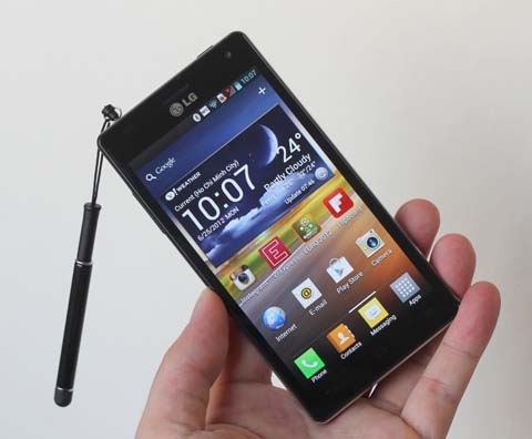 8 smartphone tiêu biểu cho xu hướng màn hình lớn LG Optimus 4X HD