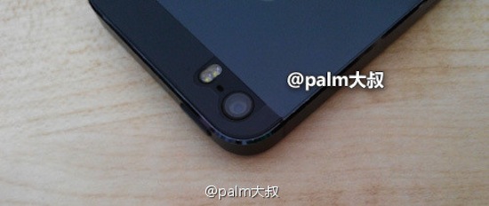 Lộ diện ảnh thực tế iPhone 5S với đèn flash kép ảnh 1