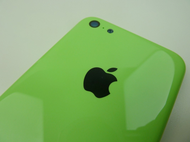 Lộ diện loạt ảnh tươi mát của iPhone 5C màu xanh lá ảnh 2