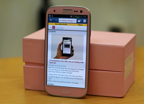Phu kien iPhone - Galaxy S III hàng độc màu hồng ở VN