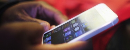 Phu kien iPhone - Zeusmos và Kuaiyong, những dịch vụ cài ứng dụng lậu lên máy iOS chưa jailbreak