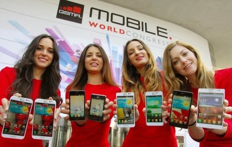 Phu kien iPhone - Những smartphone nổi bật ở MWC 2013