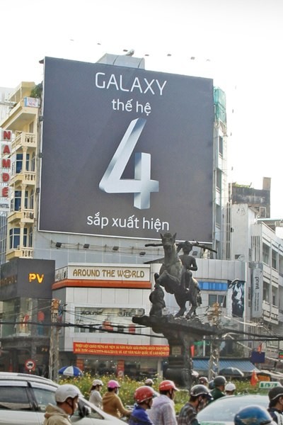 Phu kien iPhone - Samsung Galaxy S4 trước giờ ra mắt tại Việt Nam