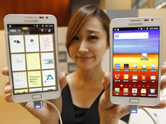 Phu kien iPhone - Samsung ấn định giá bán cho bộ đôi “siêu bự”
