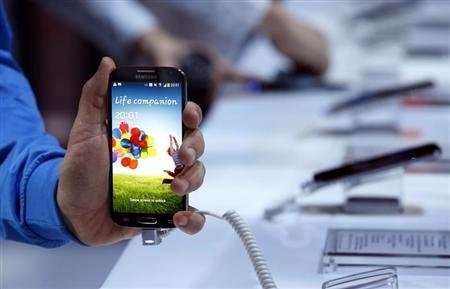 Phu kien iPhone - Samsung trình làng smartphone nhanh gấp đôi Galaxy S4